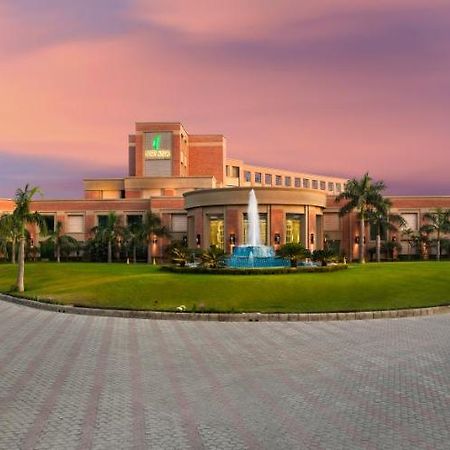 Nirvana Luxury Hotel L Ludhiana Exterior foto