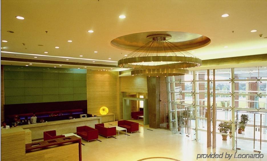 Nirvana Luxury Hotel L Ludhiana Interior foto